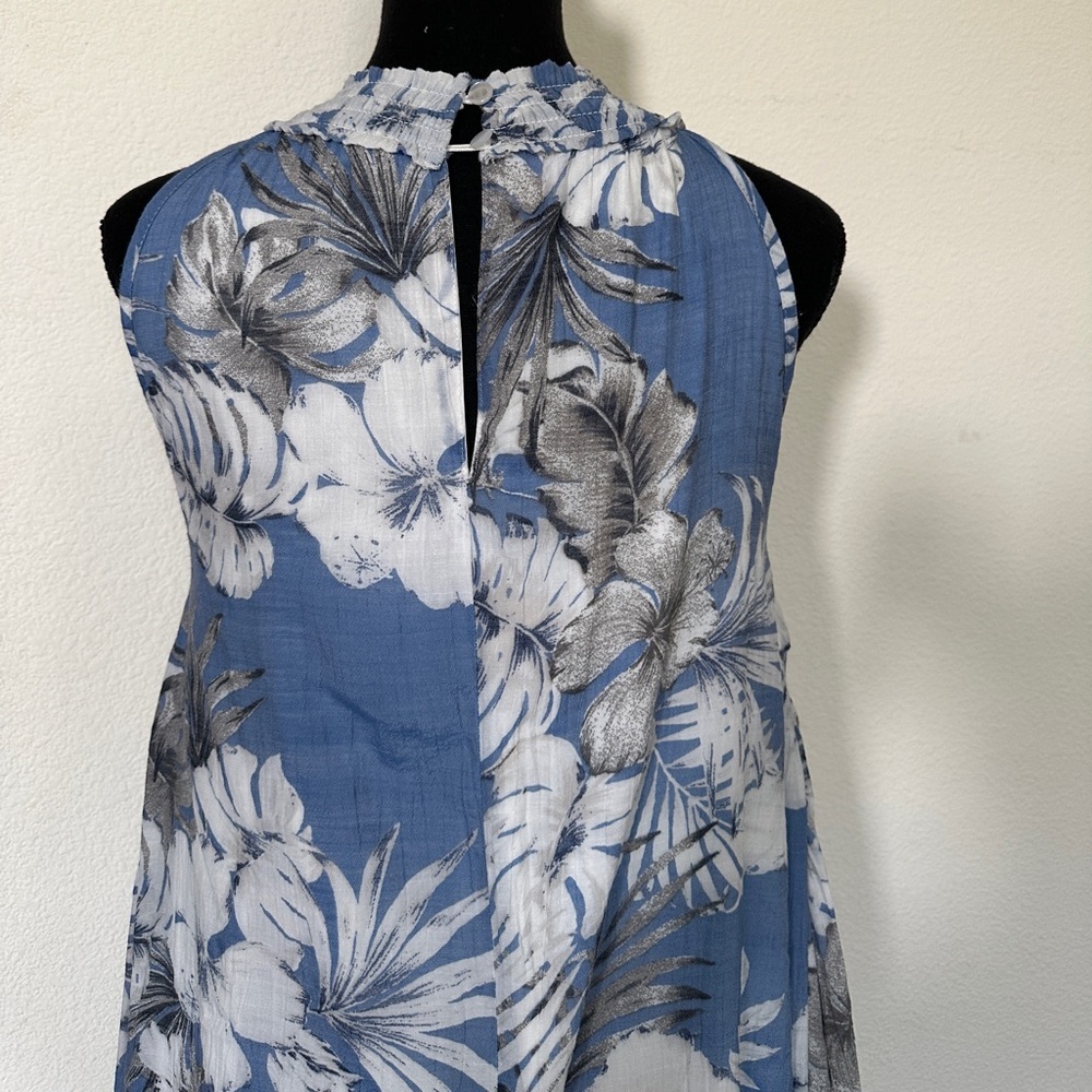 Mlle Gabrielle Elegant Blue Floral Maxi Dress - Picture 4 of 6
